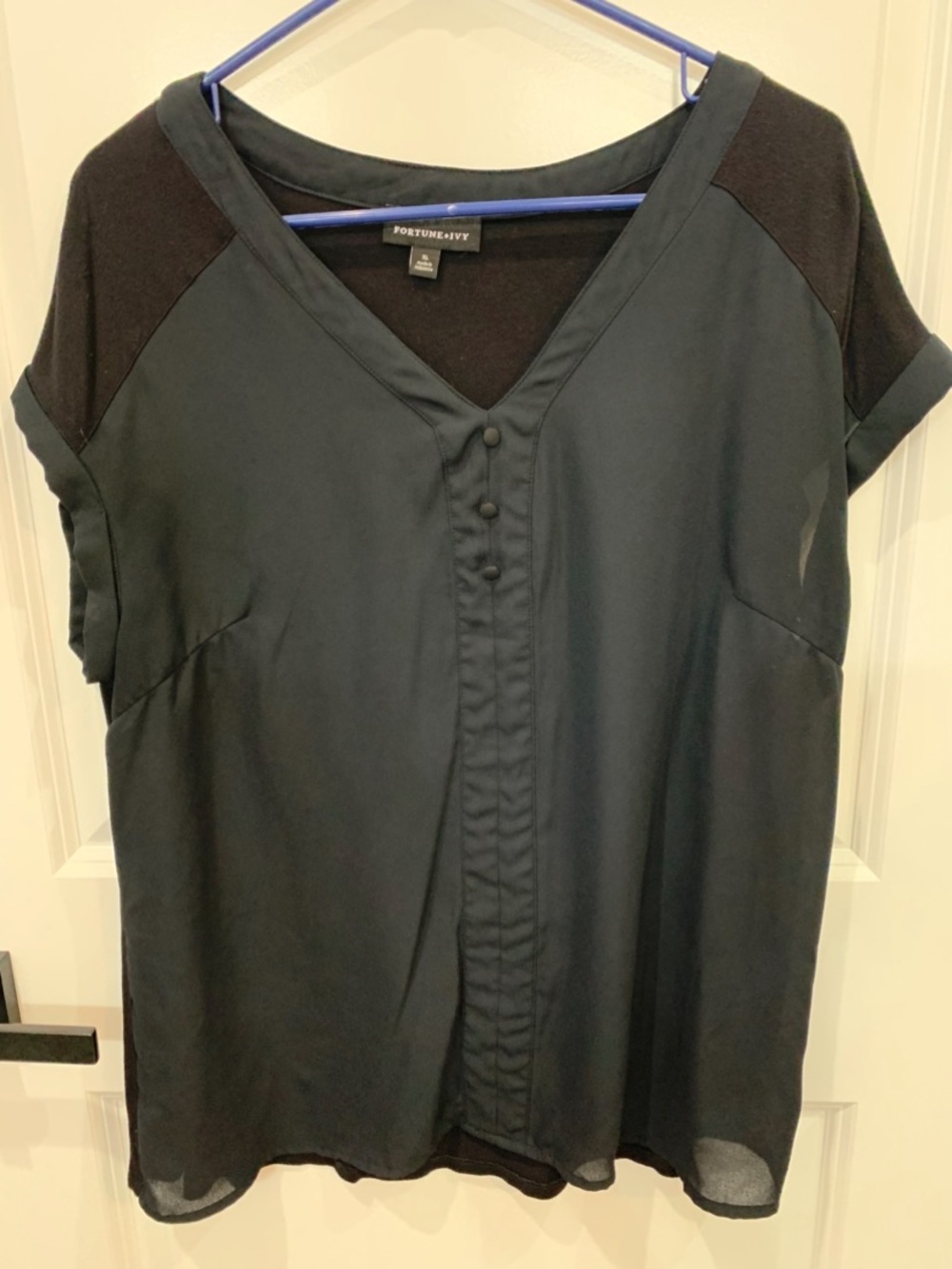 Fortune & Ivy Black V-Neck Short-Sleeve Blouse